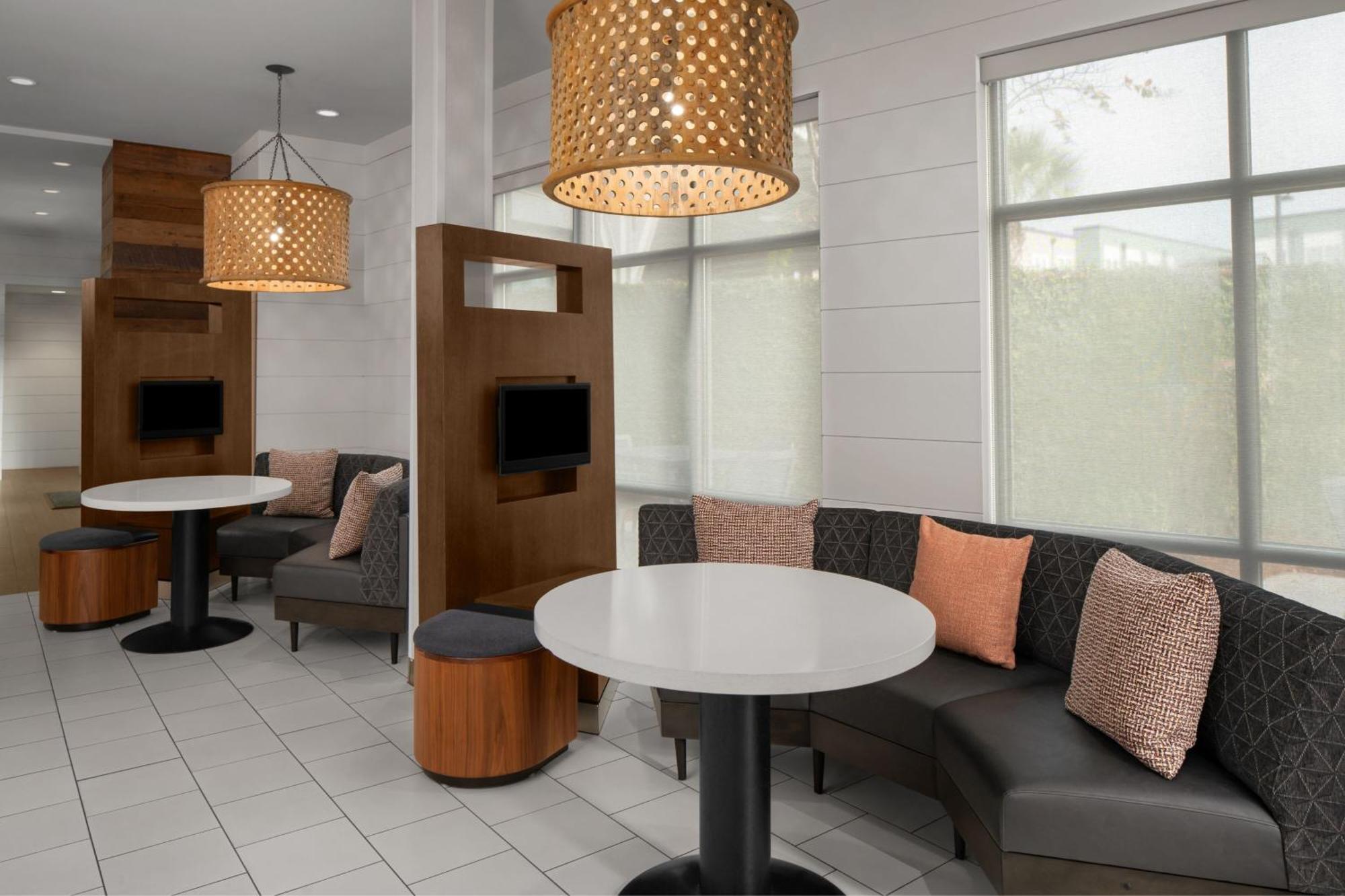 Courtyard By Marriott Charleston סאמרוויל מראה חיצוני תמונה